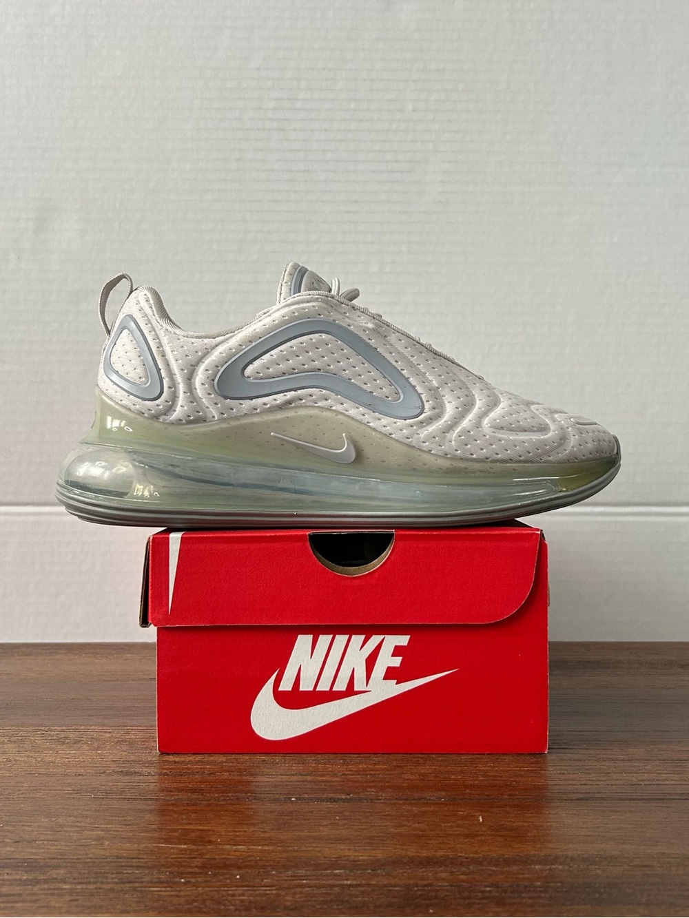 Nike Air Max 720 Vast Grey Women's Size 9